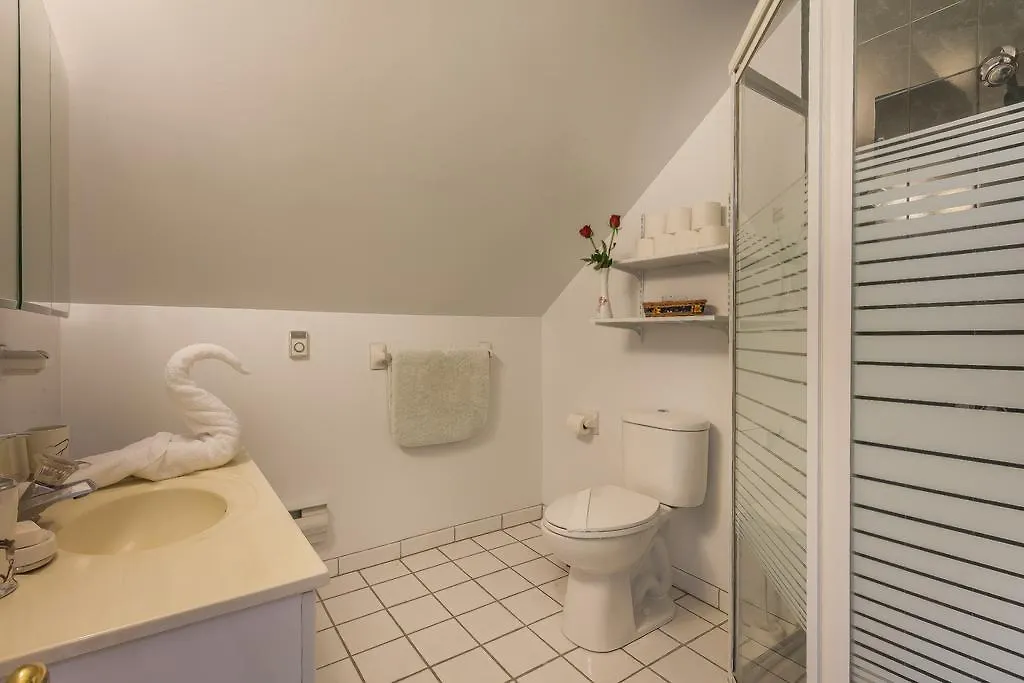 *** Bed & Breakfast Rose Garden Bed And Breakfast Toronto Canada