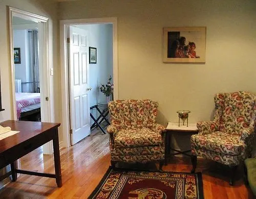Rose Garden Bed And Breakfast Toronto