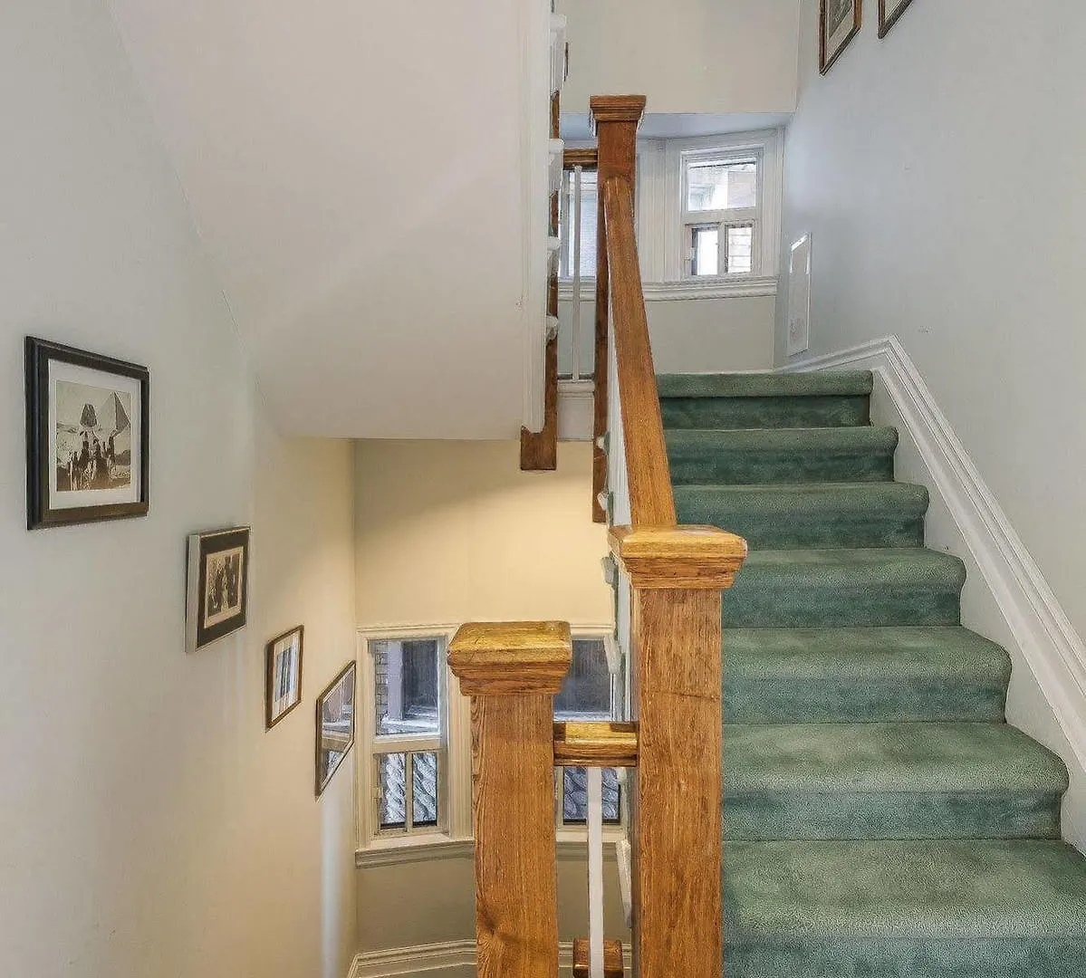 Rose Garden Bed And Breakfast Toronto Bed & Breakfast